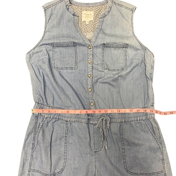 Torrid Drawstring Waist Romper - Medium Wash Chambray Denim Size 1 - Picture 12 of 13
